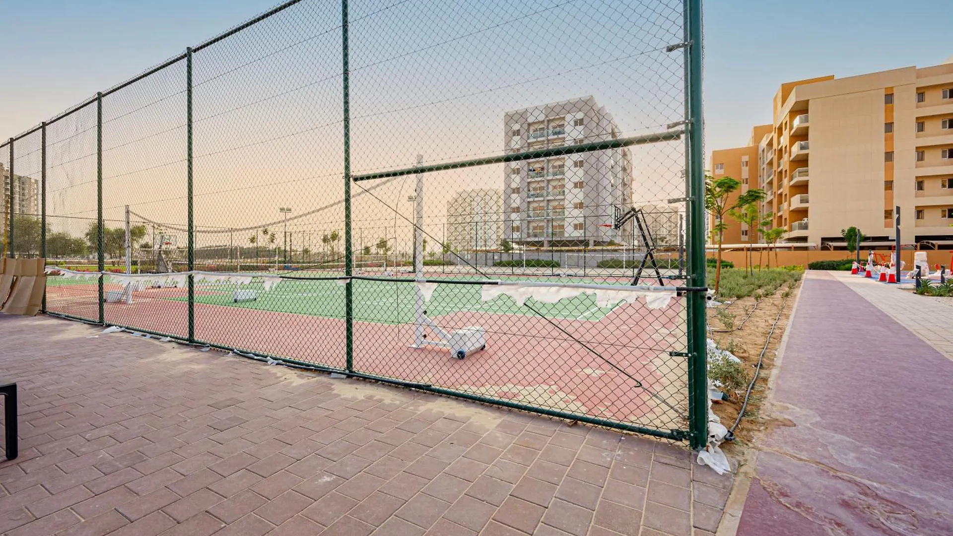 Apartment Modern Comfort In Central Dubailand Studio United Arab Emirates