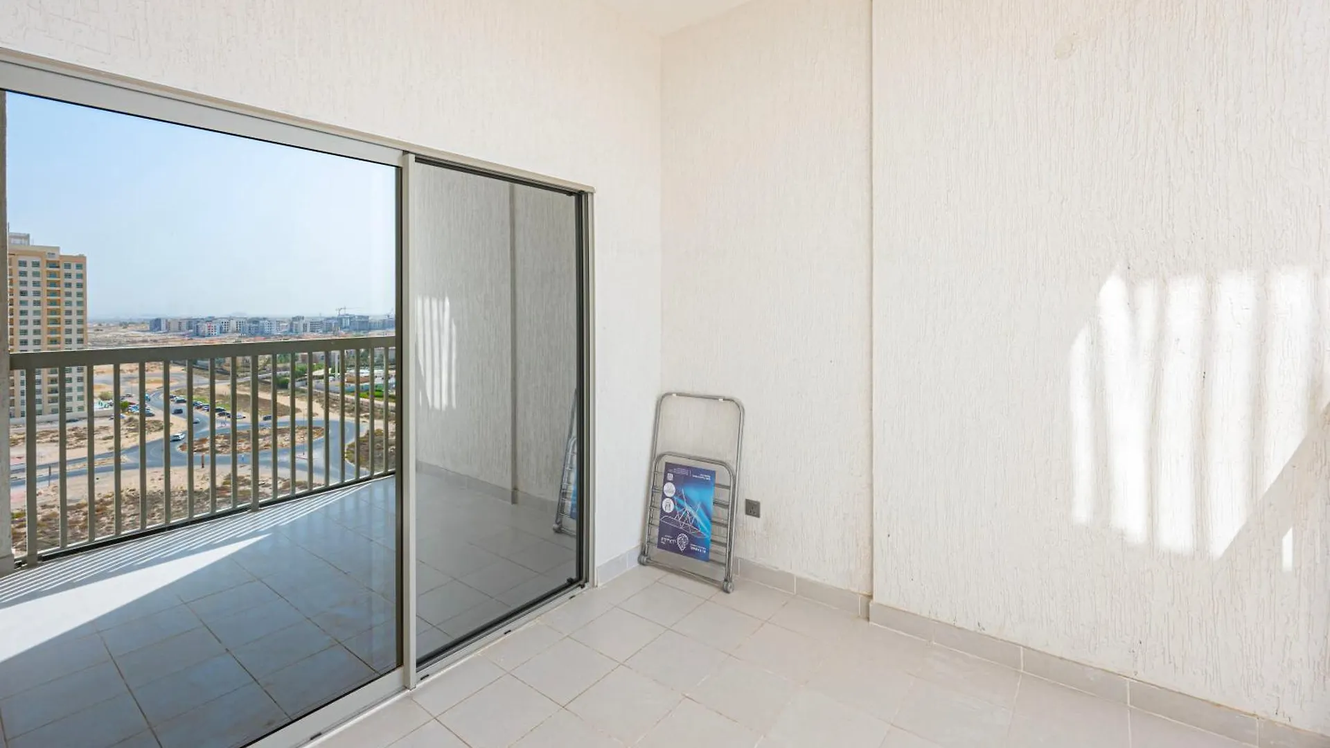 Apartment Modern Comfort In Central Dubailand Studio United Arab Emirates