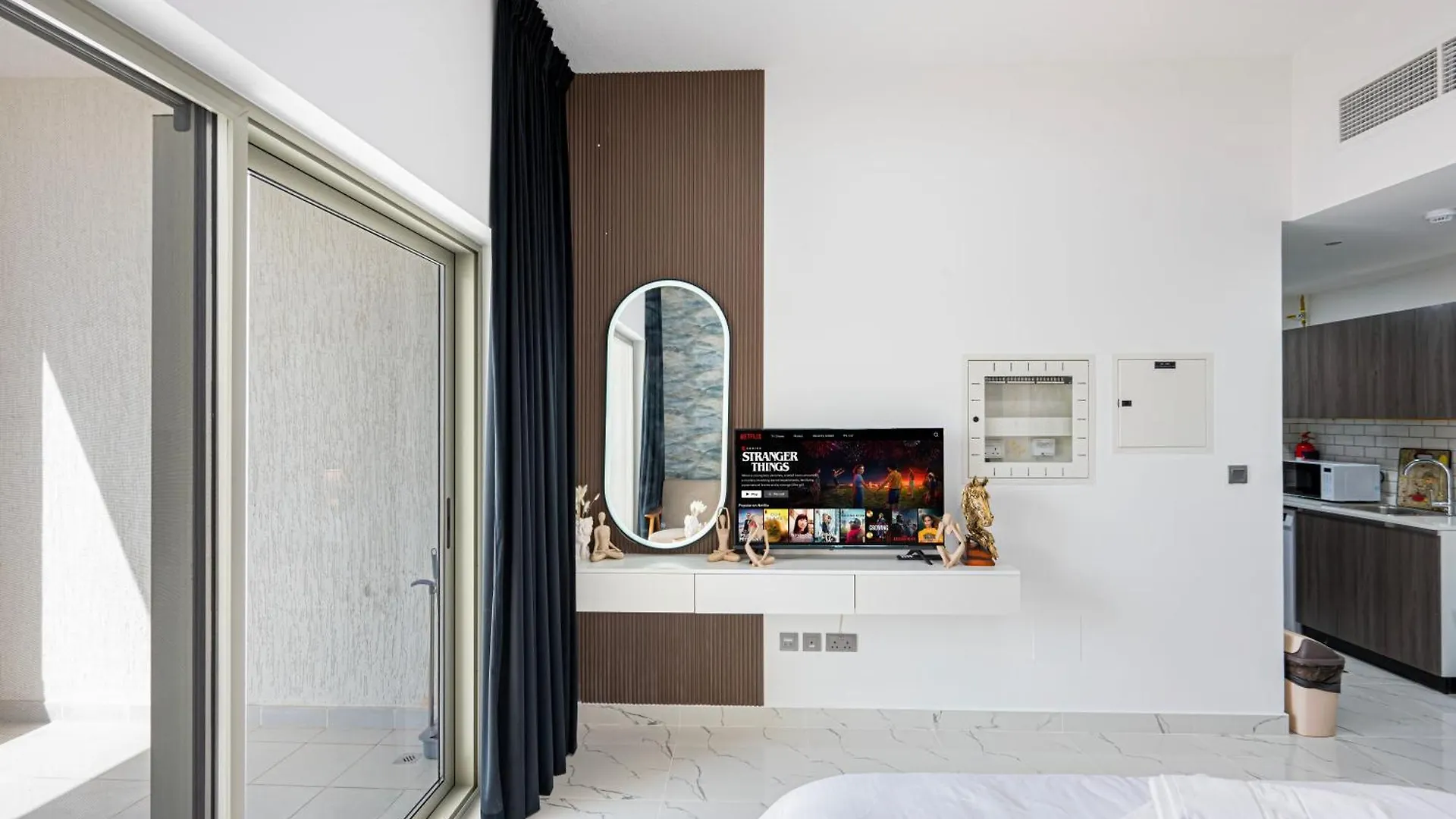 Modern Comfort In Central Dubailand Studio Apartment Dubai